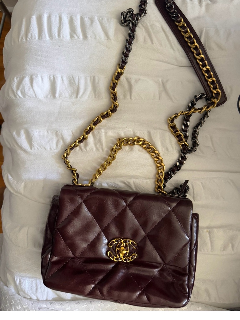 CHANEL Quilted Burgundy Shoulder Bag with Gold Chain
